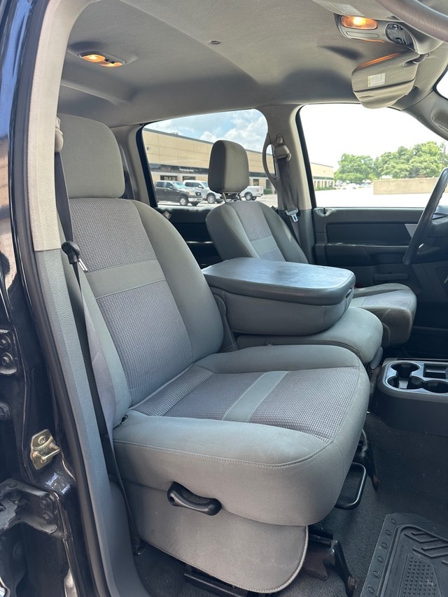 Dodge Ram 2500 Vehicle Full-screen Gallery Image 13