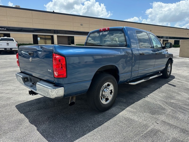 Dodge Ram 2500 Vehicle Full-screen Gallery Image 04