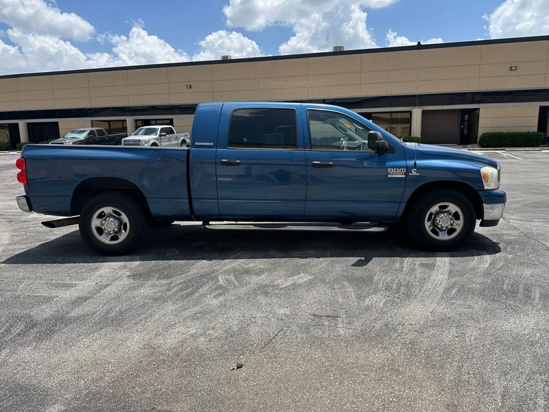 Dodge Ram 2500 Vehicle Full-screen Gallery Image 05
