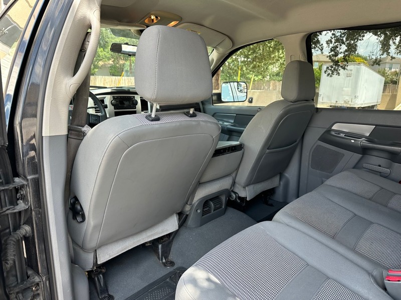 Dodge Ram 2500 Vehicle Full-screen Gallery Image 10
