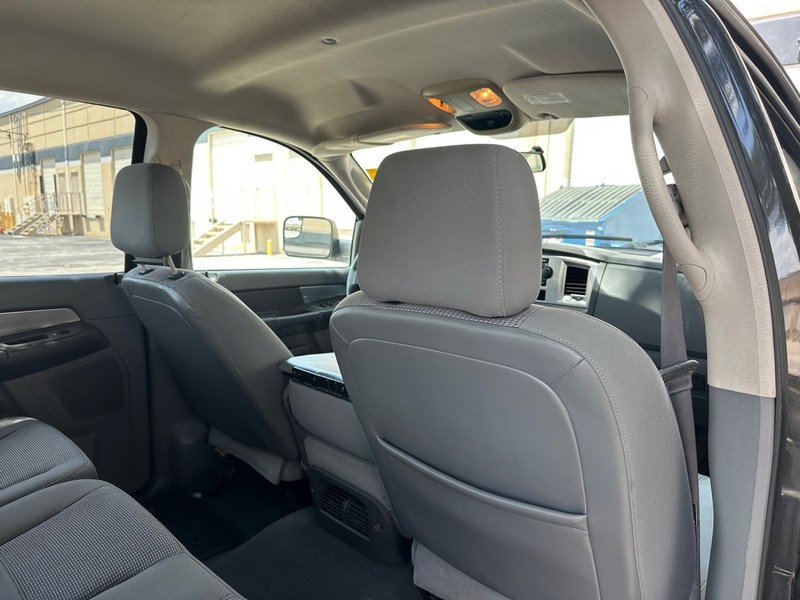 Dodge Ram 2500 Vehicle Full-screen Gallery Image 12