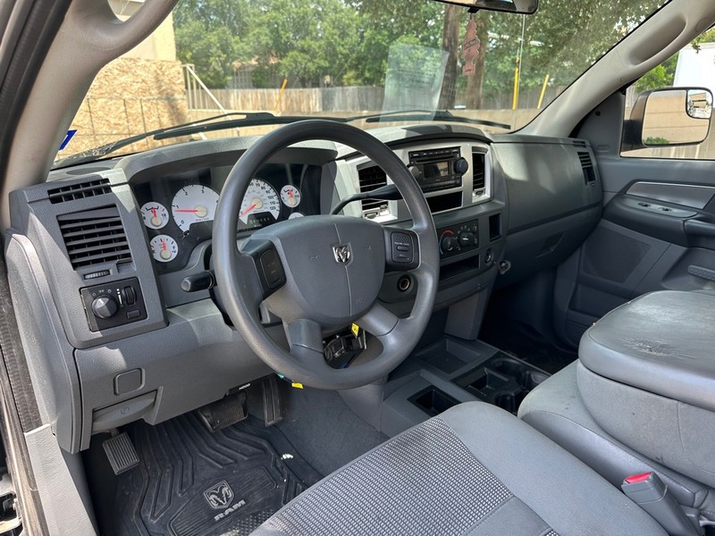 Dodge Ram 2500 Vehicle Full-screen Gallery Image 16