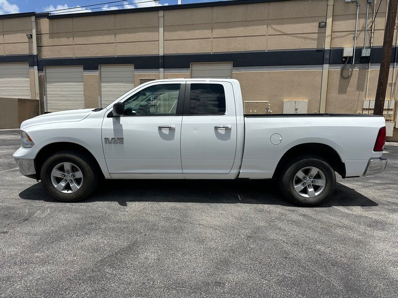 Ram 1500 Vehicle Full-screen Gallery Image 02