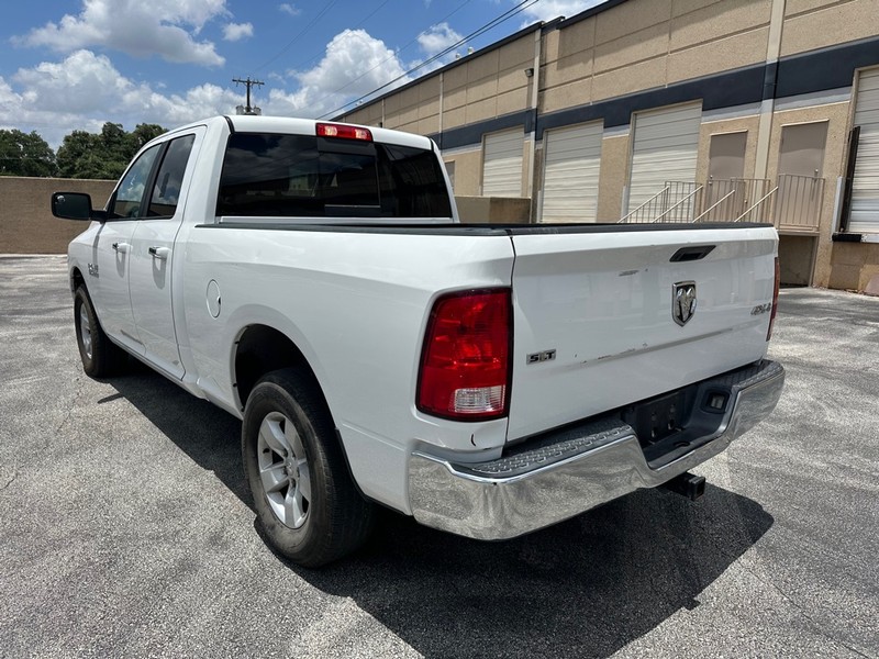 Ram 1500 Vehicle Full-screen Gallery Image 03