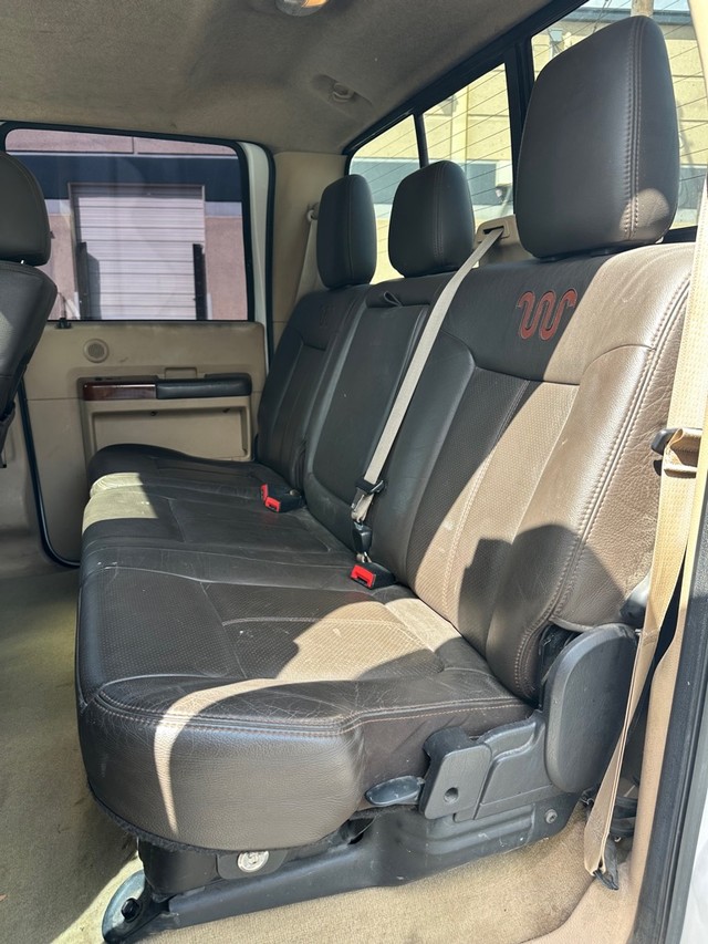 Ford Super Duty F-350 SRW Vehicle Full-screen Gallery Image 10