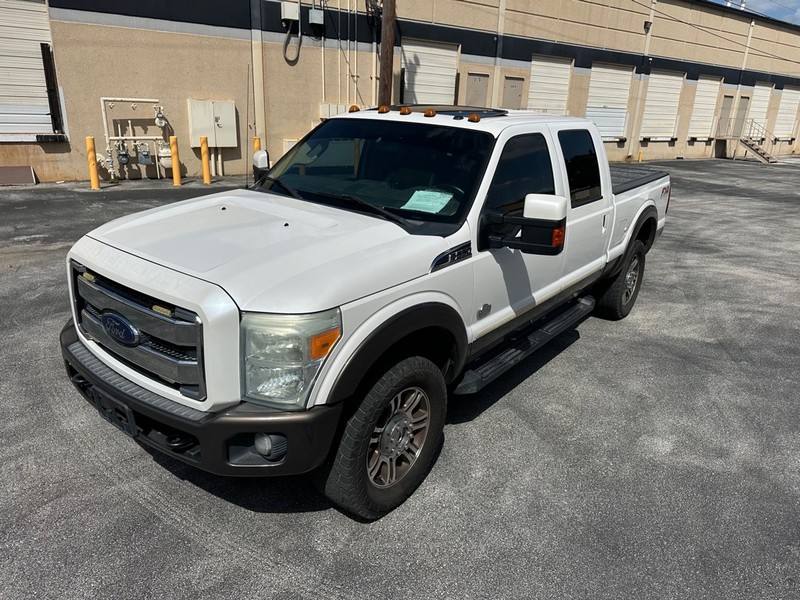 Ford Super Duty F-350 SRW Vehicle Full-screen Gallery Image 02