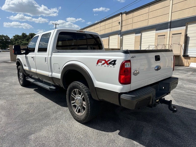 Ford Super Duty F-350 SRW Vehicle Full-screen Gallery Image 04