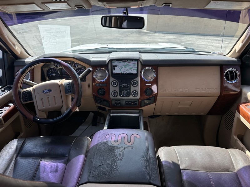 Ford Super Duty F-350 SRW Vehicle Full-screen Gallery Image 12