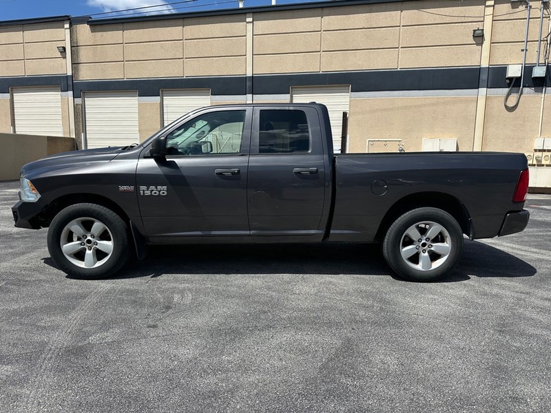 Ram 1500 Vehicle Full-screen Gallery Image 02