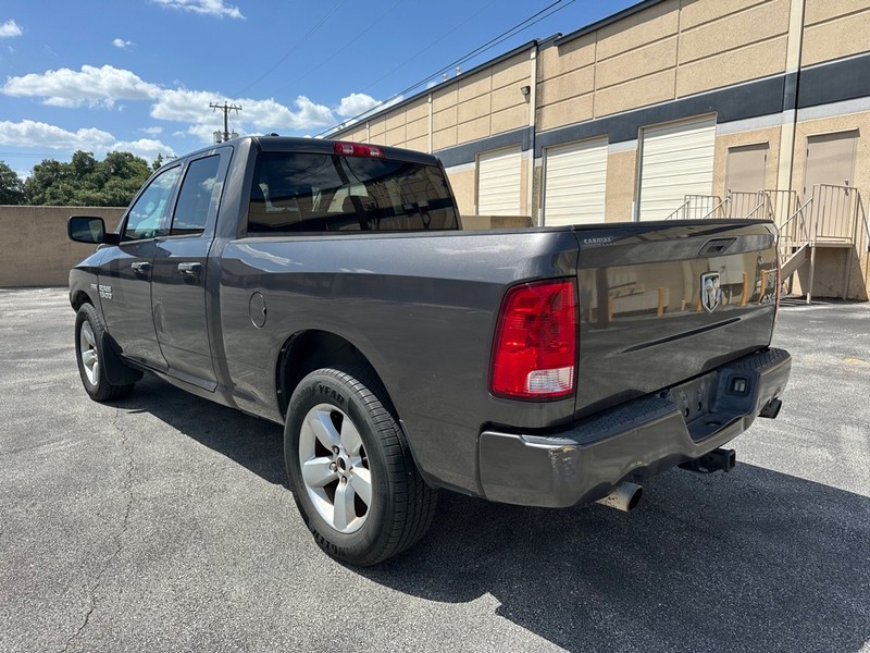 Ram 1500 Vehicle Full-screen Gallery Image 03