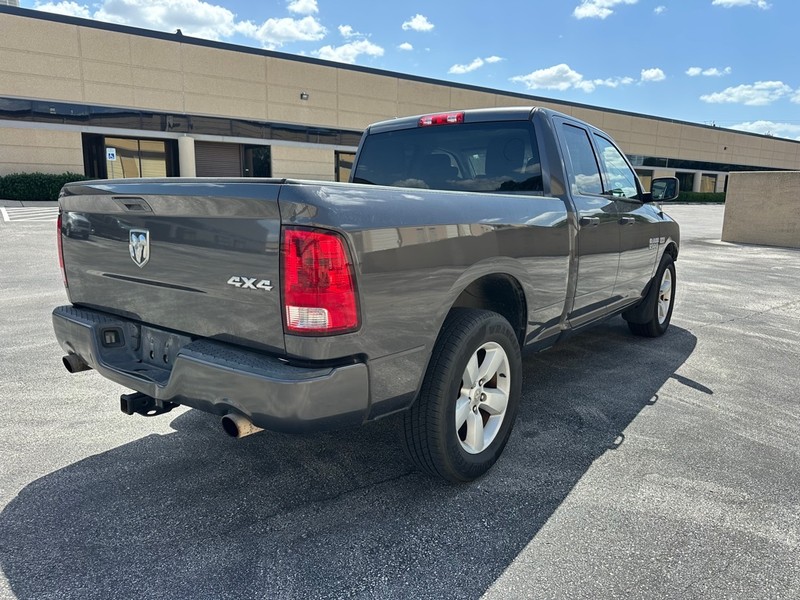 Ram 1500 Vehicle Full-screen Gallery Image 04