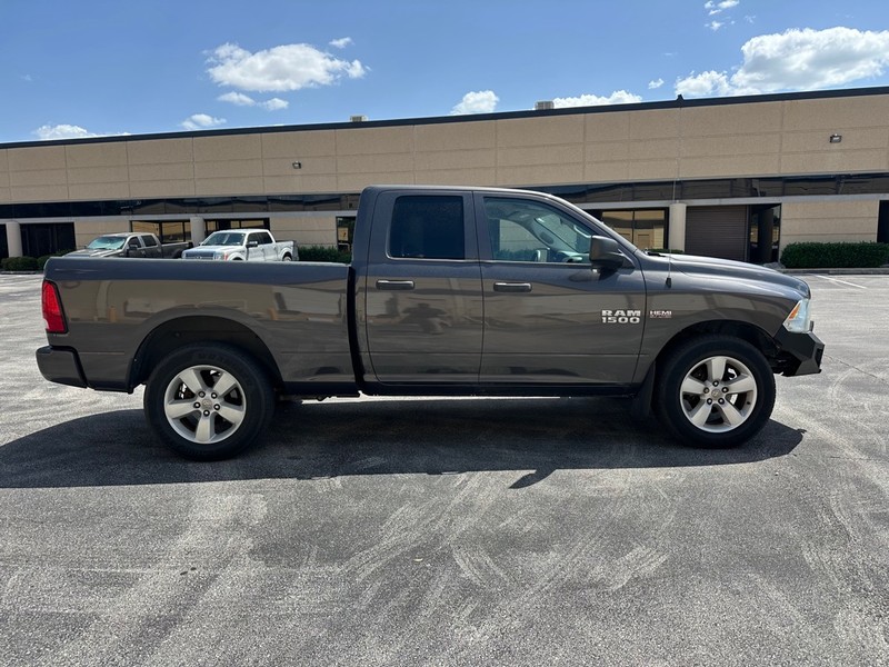 Ram 1500 Vehicle Full-screen Gallery Image 05