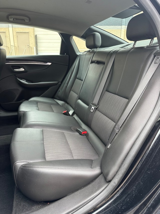 Chevrolet Impala Vehicle Full-screen Gallery Image 07
