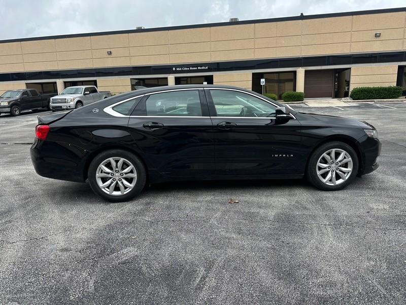 Chevrolet Impala Vehicle Full-screen Gallery Image 05