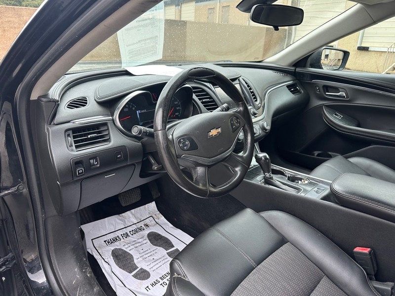 Chevrolet Impala Vehicle Full-screen Gallery Image 12