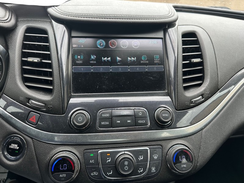 Chevrolet Impala Vehicle Full-screen Gallery Image 13