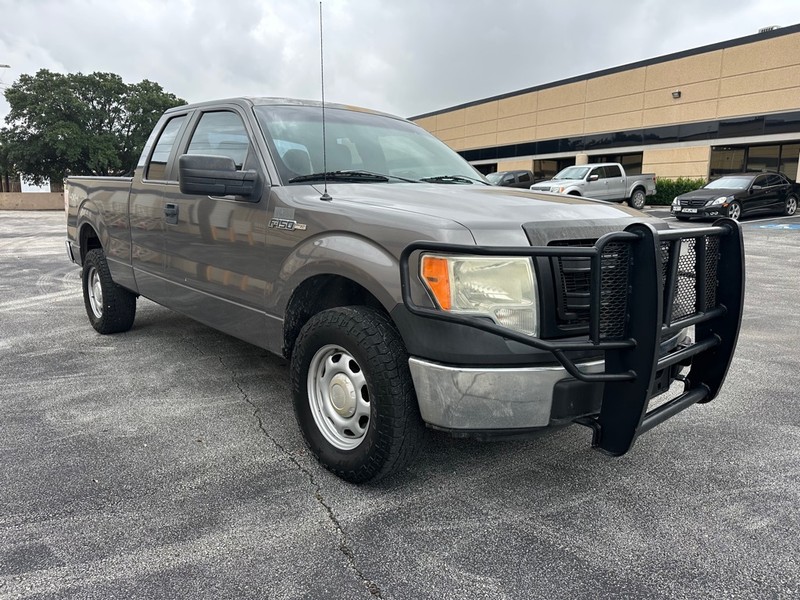 Ford F-150 Vehicle Full-screen Gallery Image 06