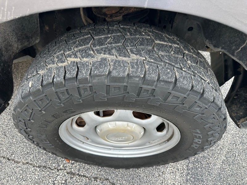 Ford F-150 Vehicle Full-screen Gallery Image 07