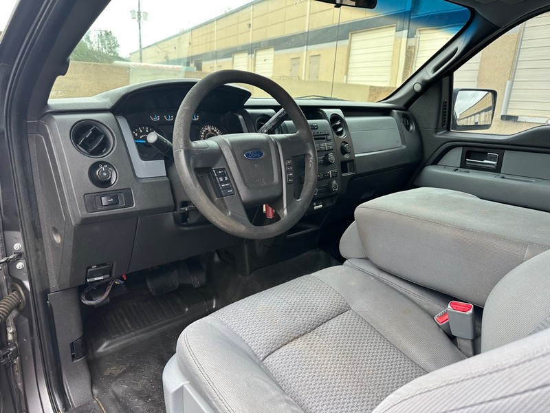 Ford F-150 Vehicle Full-screen Gallery Image 12