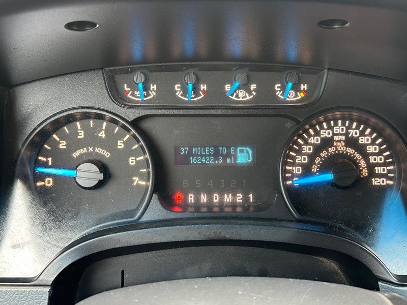 Ford F-150 Vehicle Full-screen Gallery Image 18