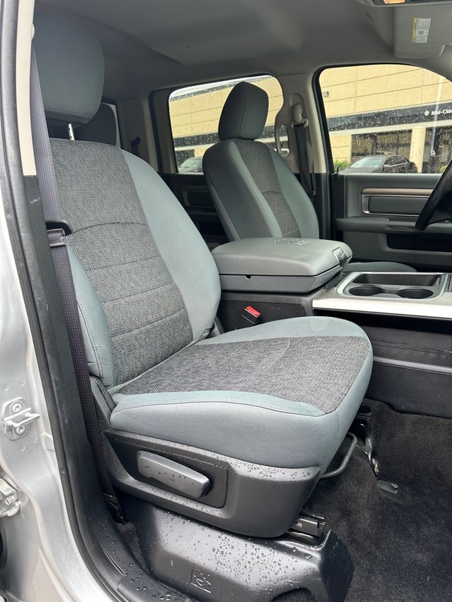 Ram 1500 Vehicle Full-screen Gallery Image 11
