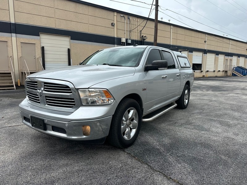 Ram 1500 Vehicle Full-screen Gallery Image 01