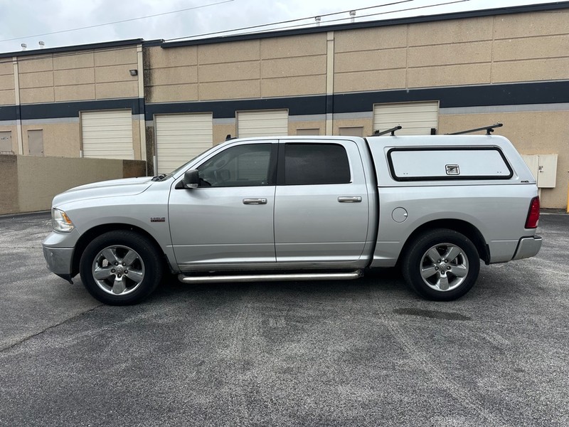 Ram 1500 Vehicle Full-screen Gallery Image 02