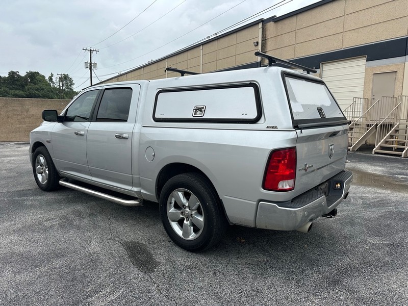 Ram 1500 Vehicle Full-screen Gallery Image 03