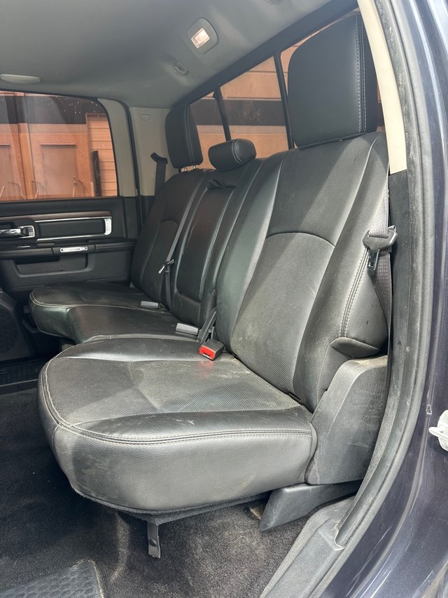 Ram 1500 Vehicle Full-screen Gallery Image 11