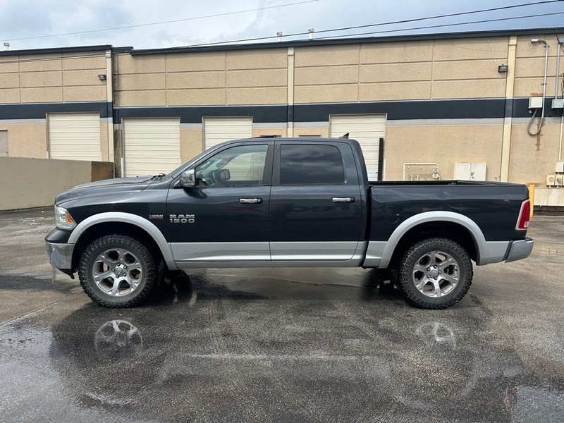 Ram 1500 Vehicle Full-screen Gallery Image 3