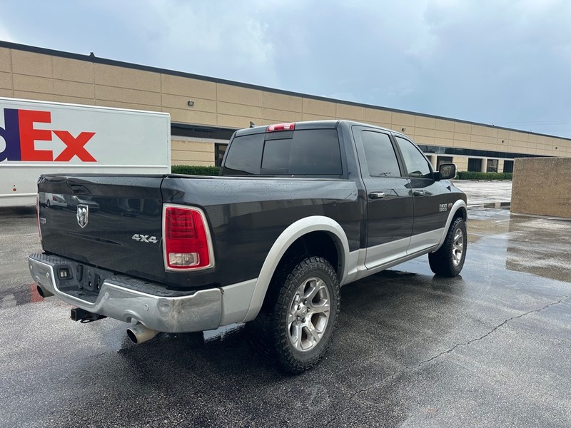 Ram 1500 Vehicle Full-screen Gallery Image 5