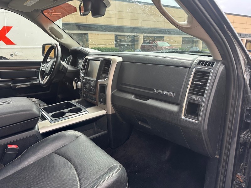 Ram 1500 Vehicle Full-screen Gallery Image 14