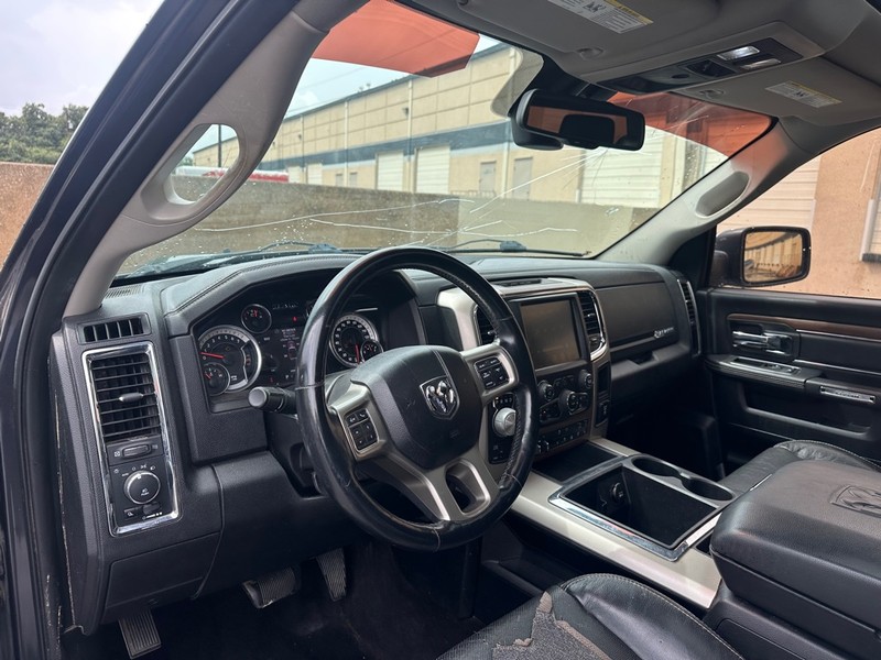 Ram 1500 Vehicle Full-screen Gallery Image 16