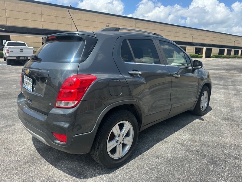 Chevrolet Trax Vehicle Full-screen Gallery Image 04