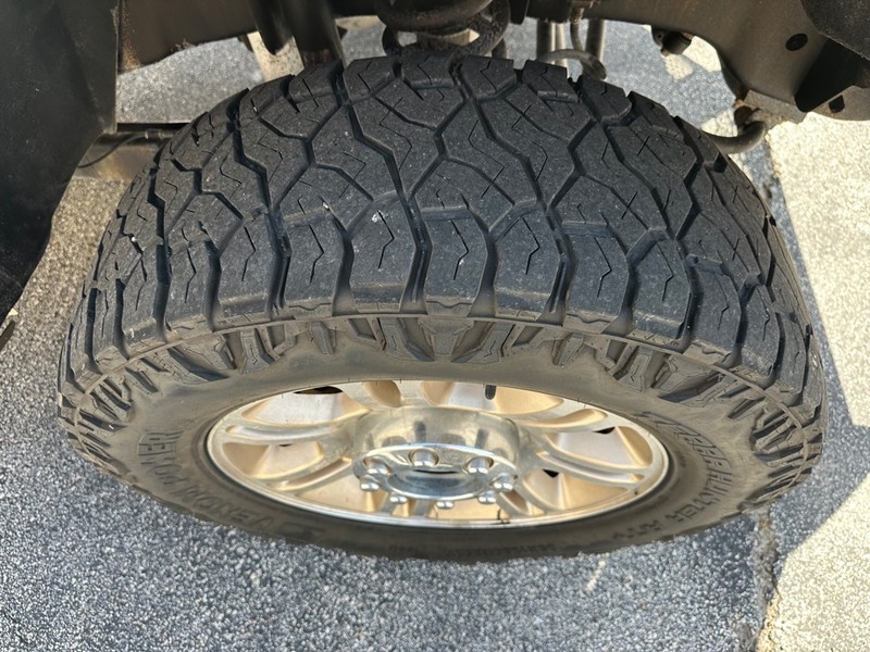Ford Super Duty F-250 SRW Vehicle Full-screen Gallery Image 07