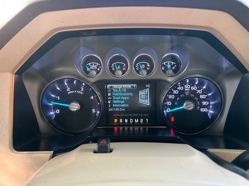 Ford Super Duty F-250 SRW Vehicle Full-screen Gallery Image 18
