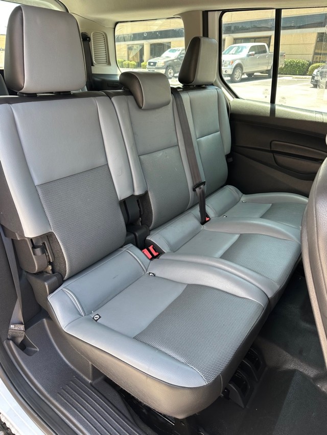 Ford Transit Connect Wagon Vehicle Full-screen Gallery Image 08