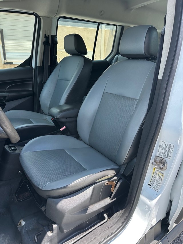 Ford Transit Connect Wagon Vehicle Full-screen Gallery Image 11