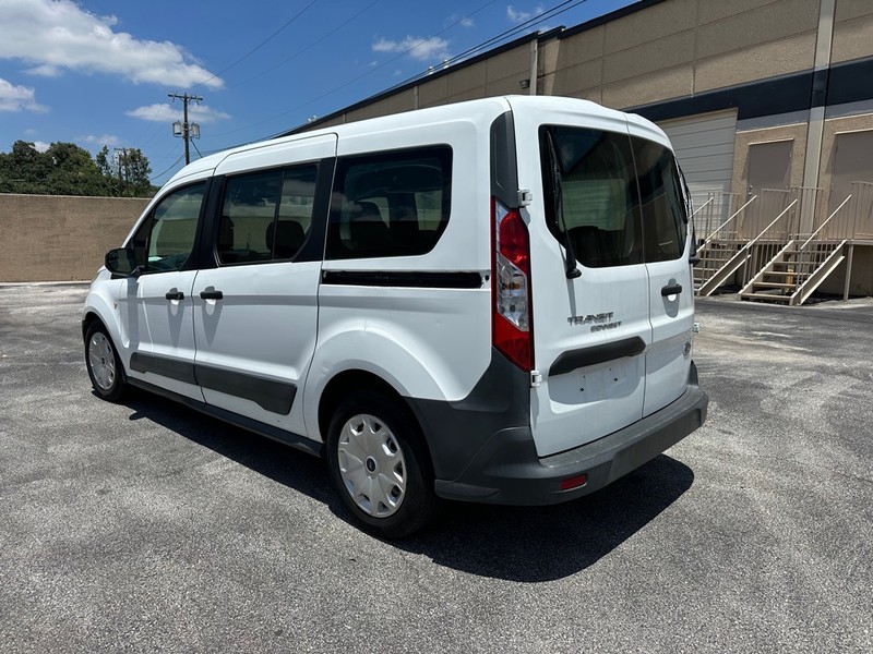 Ford Transit Connect Wagon Vehicle Full-screen Gallery Image 03