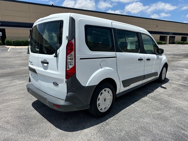 Ford Transit Connect Wagon Vehicle Full-screen Gallery Image 04