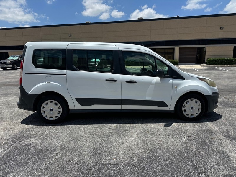 Ford Transit Connect Wagon Vehicle Full-screen Gallery Image 05