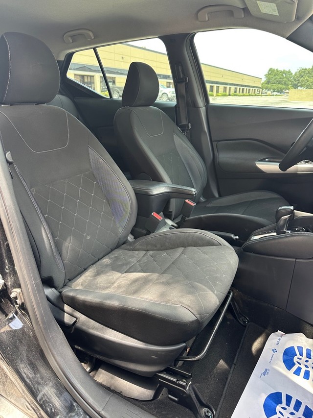 Nissan Kicks Vehicle Full-screen Gallery Image 10
