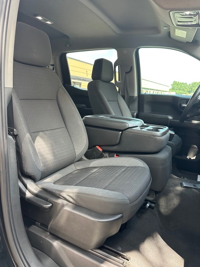 Chevrolet Silverado 1500 LTD Vehicle Full-screen Gallery Image 13