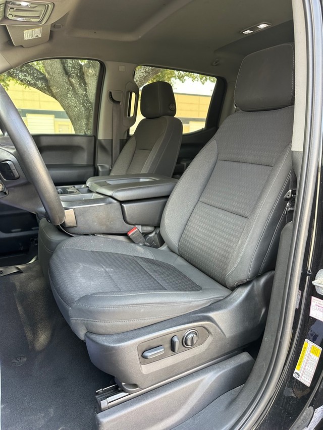 Chevrolet Silverado 1500 LTD Vehicle Full-screen Gallery Image 15
