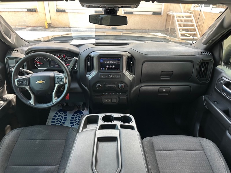 Chevrolet Silverado 1500 LTD Vehicle Full-screen Gallery Image 12