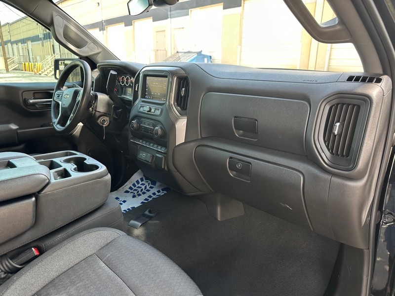 Chevrolet Silverado 1500 LTD Vehicle Full-screen Gallery Image 14