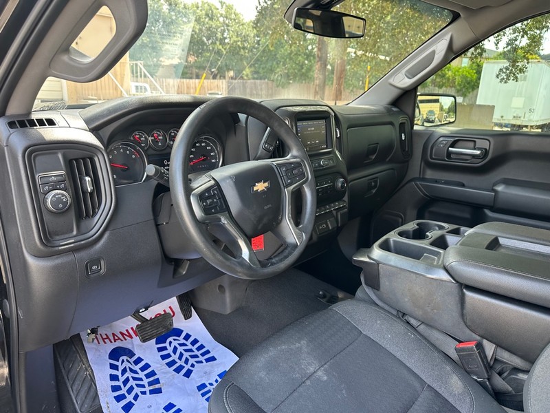 Chevrolet Silverado 1500 LTD Vehicle Full-screen Gallery Image 16