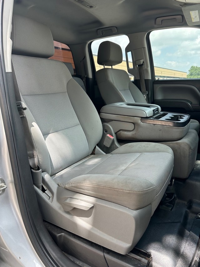 Chevrolet Silverado 1500 Vehicle Full-screen Gallery Image 11