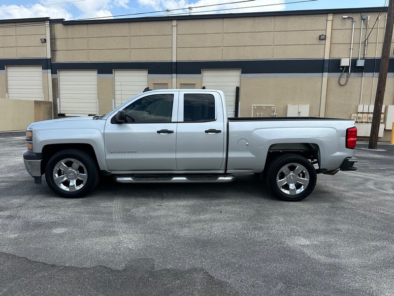 Chevrolet Silverado 1500 Vehicle Full-screen Gallery Image 02