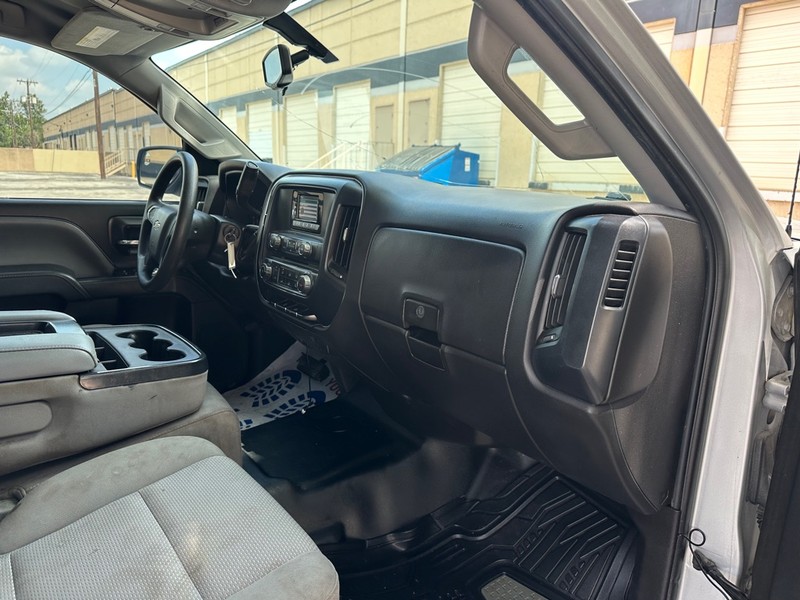 Chevrolet Silverado 1500 Vehicle Full-screen Gallery Image 12